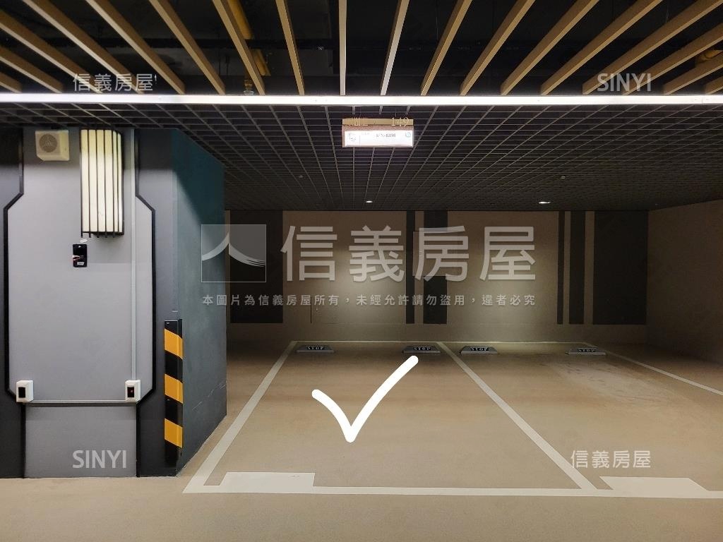 捷運泳池双湖精美三房房屋室內格局與周邊環境