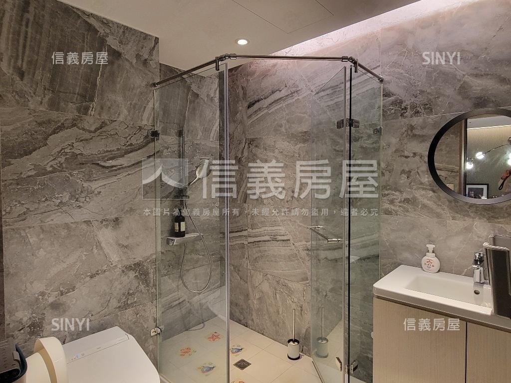 捷運泳池双湖精美三房房屋室內格局與周邊環境