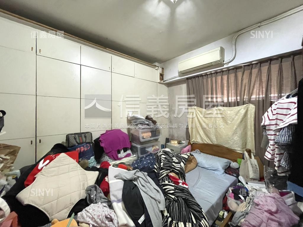 山水居電梯２房＋車位房屋室內格局與周邊環境