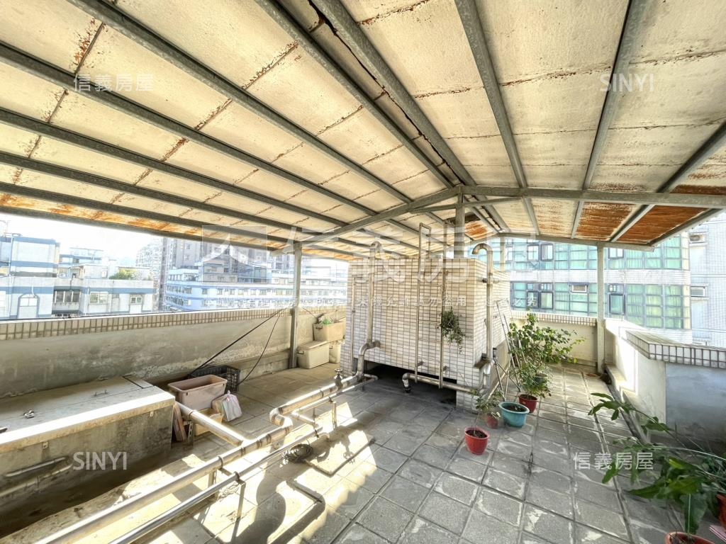 山水居電梯２房＋車位房屋室內格局與周邊環境