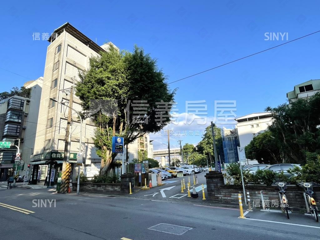 山水居電梯２房＋車位房屋室內格局與周邊環境