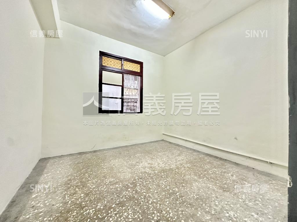 國光街保留前後陽台２樓房屋室內格局與周邊環境