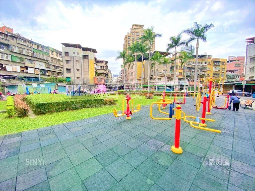 國光街保留前後陽台２樓房屋室內格局與周邊環境