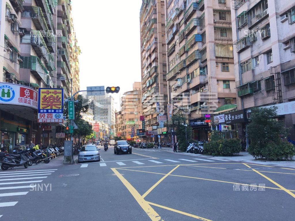 國光街保留前後陽台２樓房屋室內格局與周邊環境