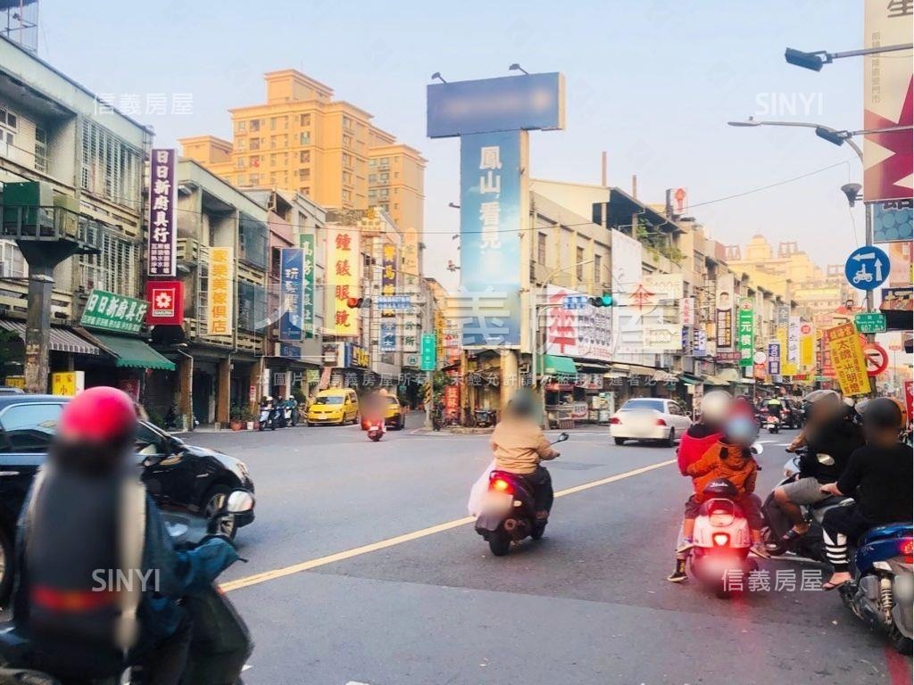 近輕軌熱鬧收租邊間店面房屋室內格局與周邊環境