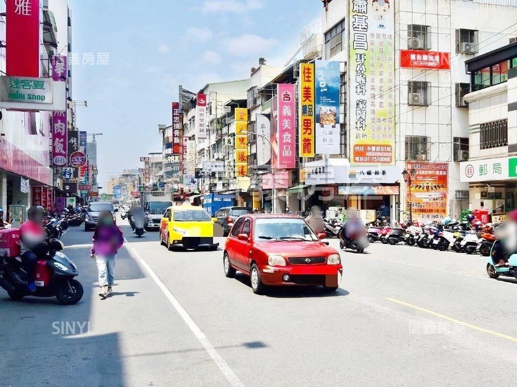 近輕軌熱鬧收租邊間店面房屋室內格局與周邊環境