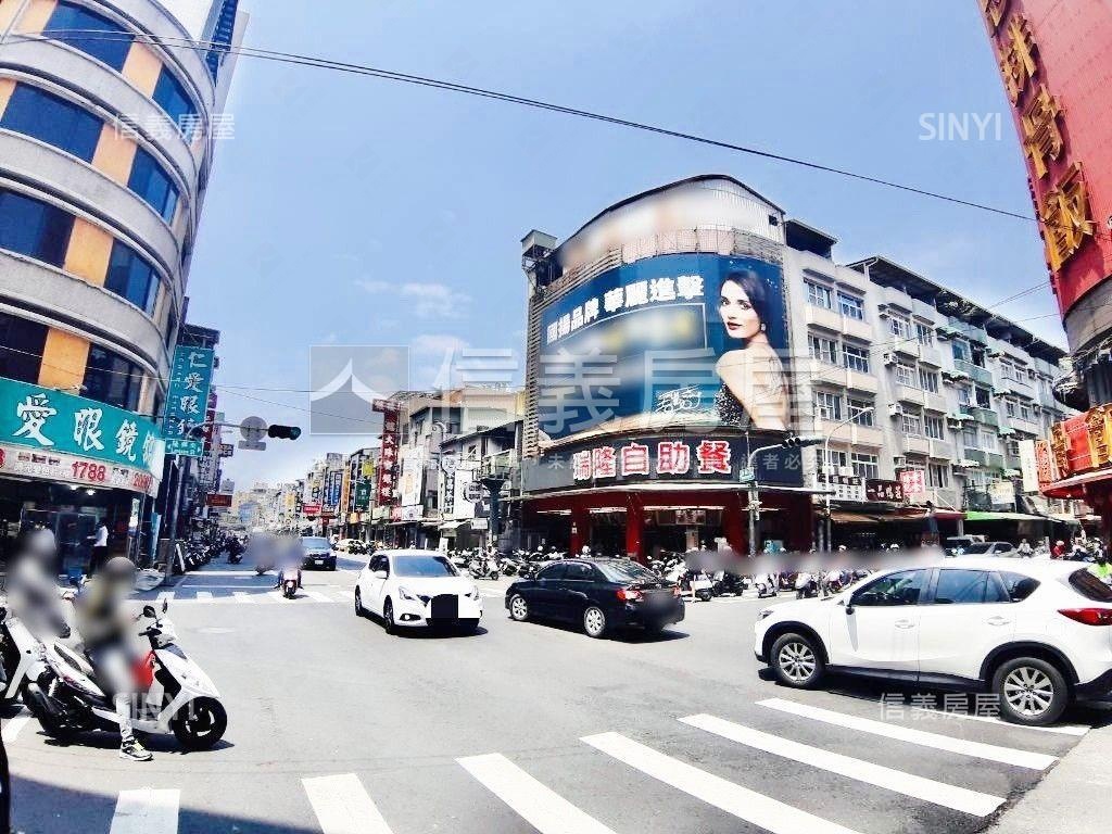 近輕軌熱鬧收租邊間店面房屋室內格局與周邊環境