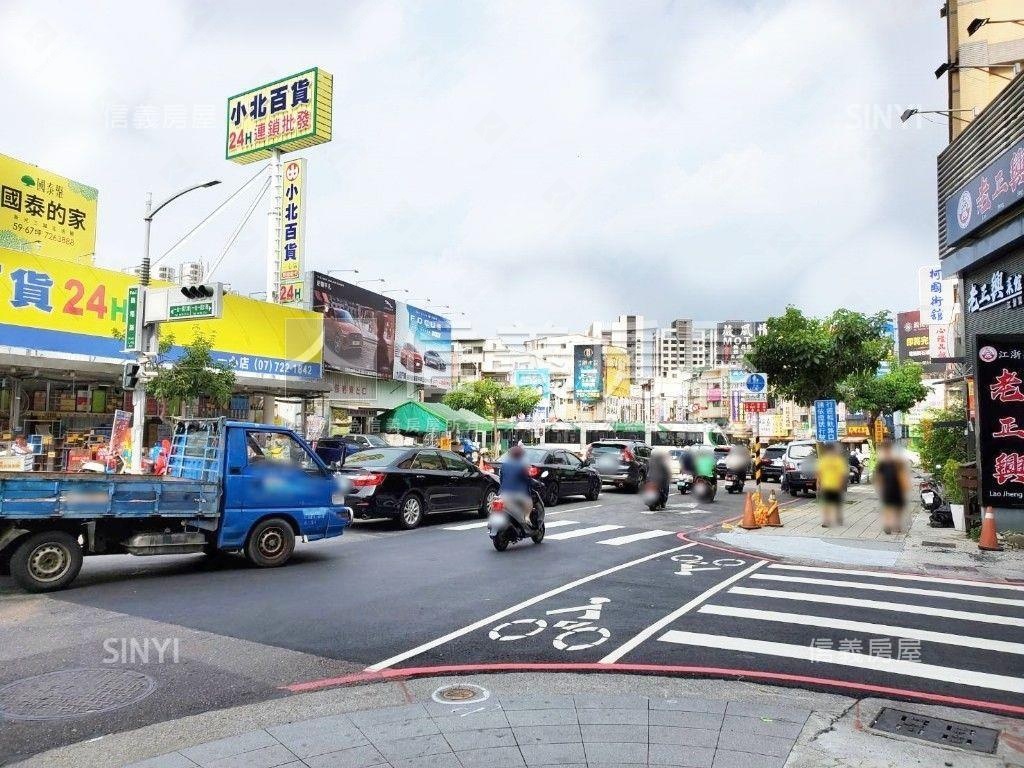 近輕軌熱鬧收租邊間店面房屋室內格局與周邊環境