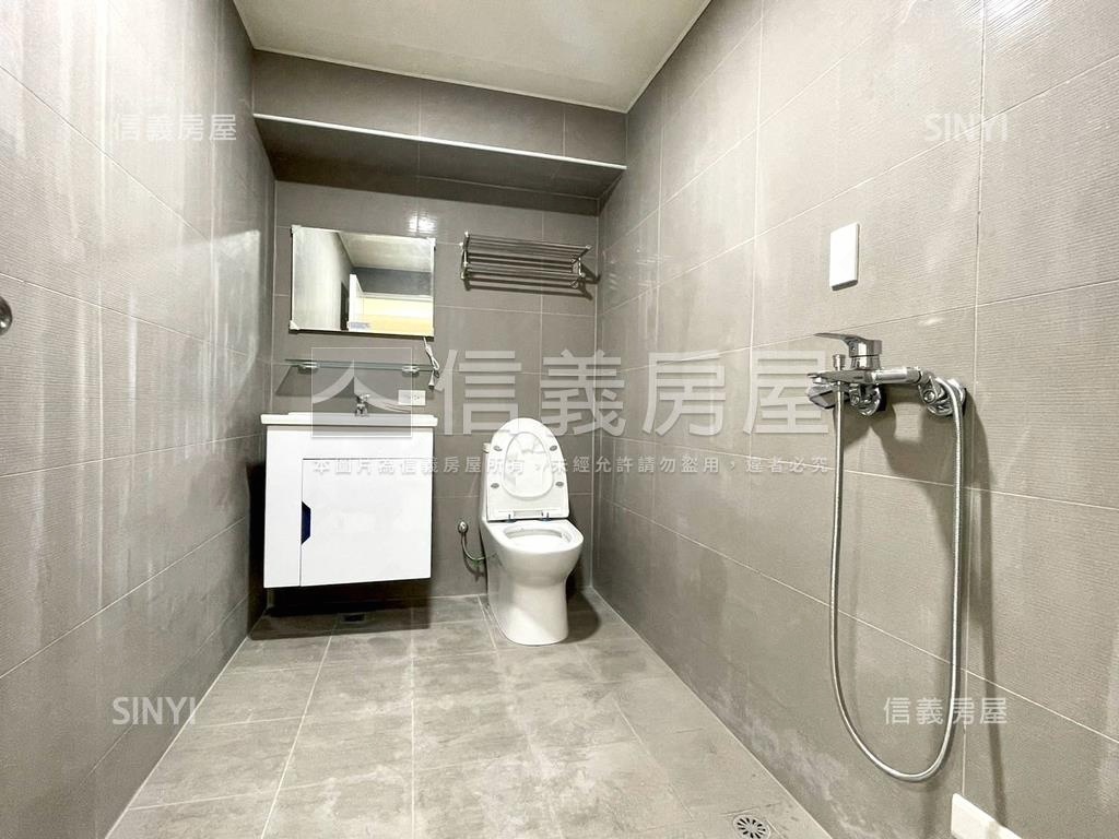 正學甲市區次頂樓美裝潢戶房屋室內格局與周邊環境