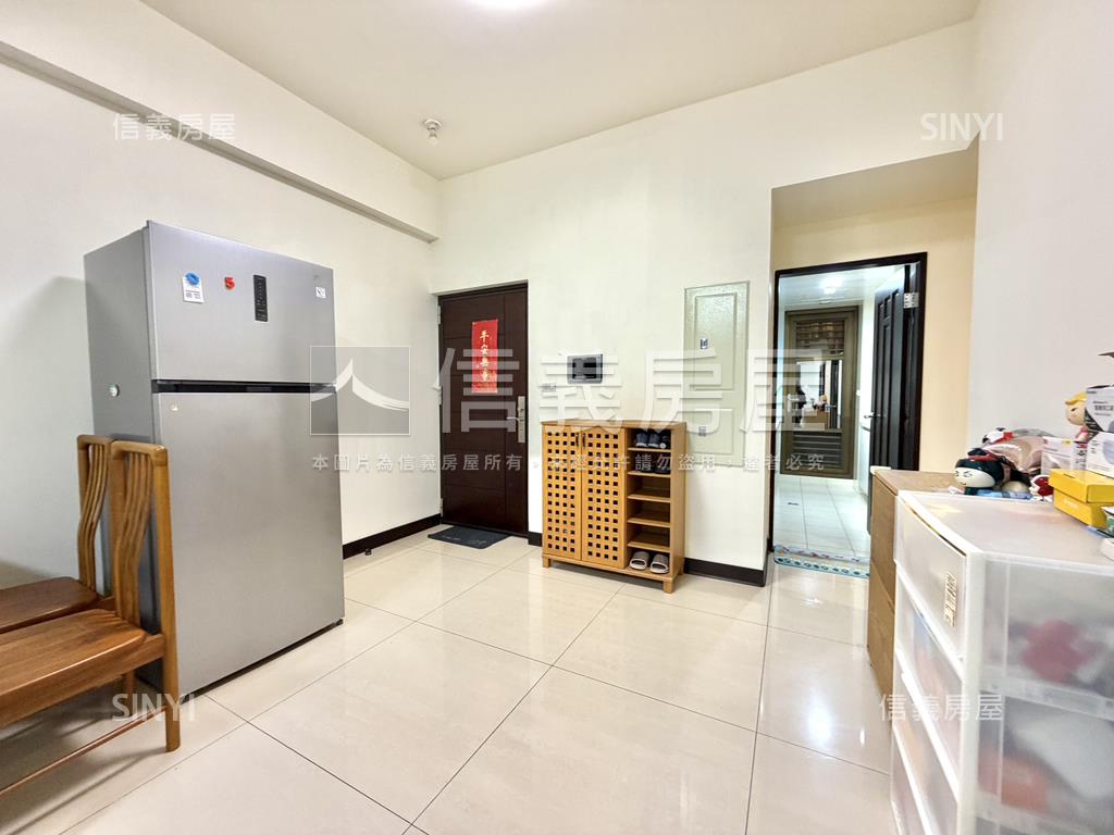 精華地段家樂福旁三房房屋室內格局與周邊環境