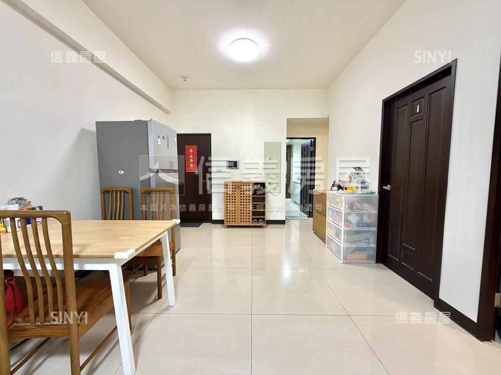 精華地段家樂福旁三房房屋室內格局與周邊環境