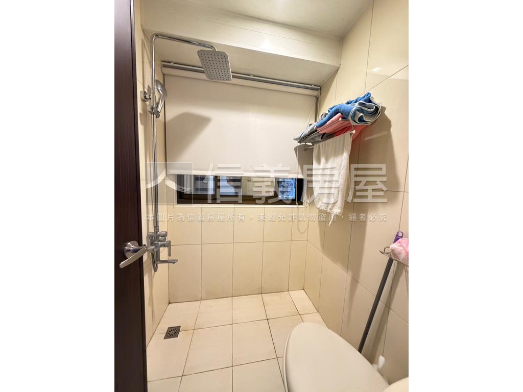 精華地段家樂福旁三房房屋室內格局與周邊環境