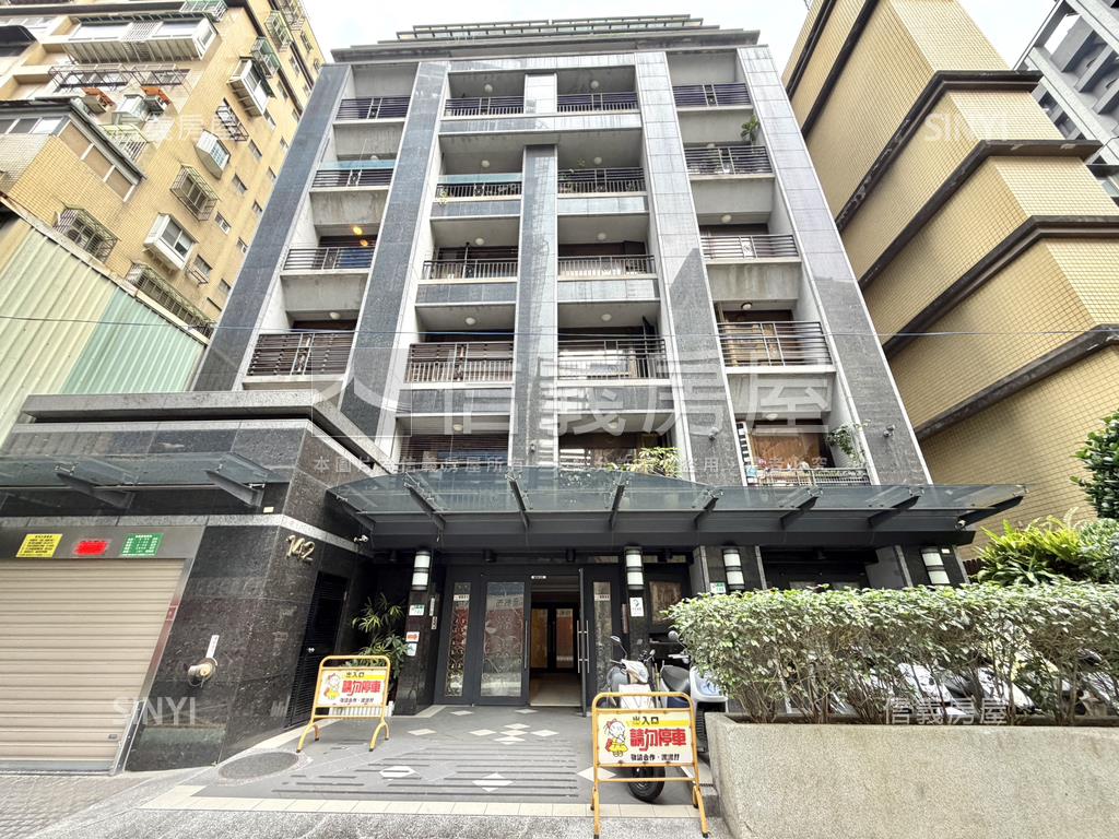 精華地段家樂福旁三房房屋室內格局與周邊環境