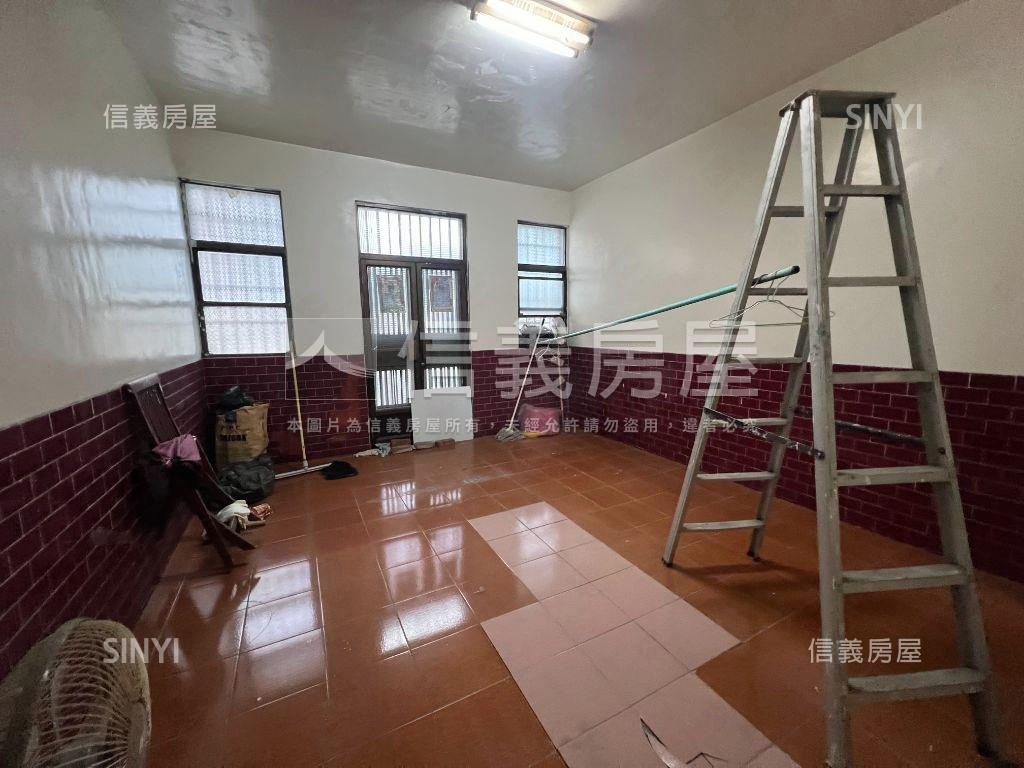 文山特區吃市透天店面房屋室內格局與周邊環境
