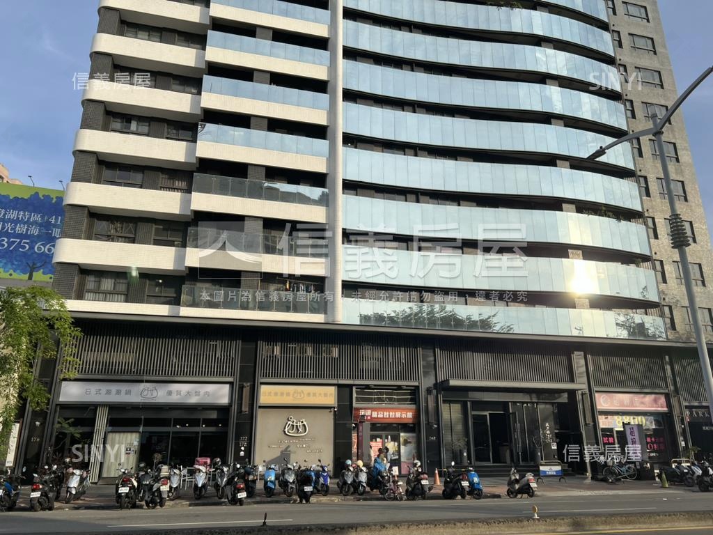 文藻鼎中商圈收租金店房屋室內格局與周邊環境
