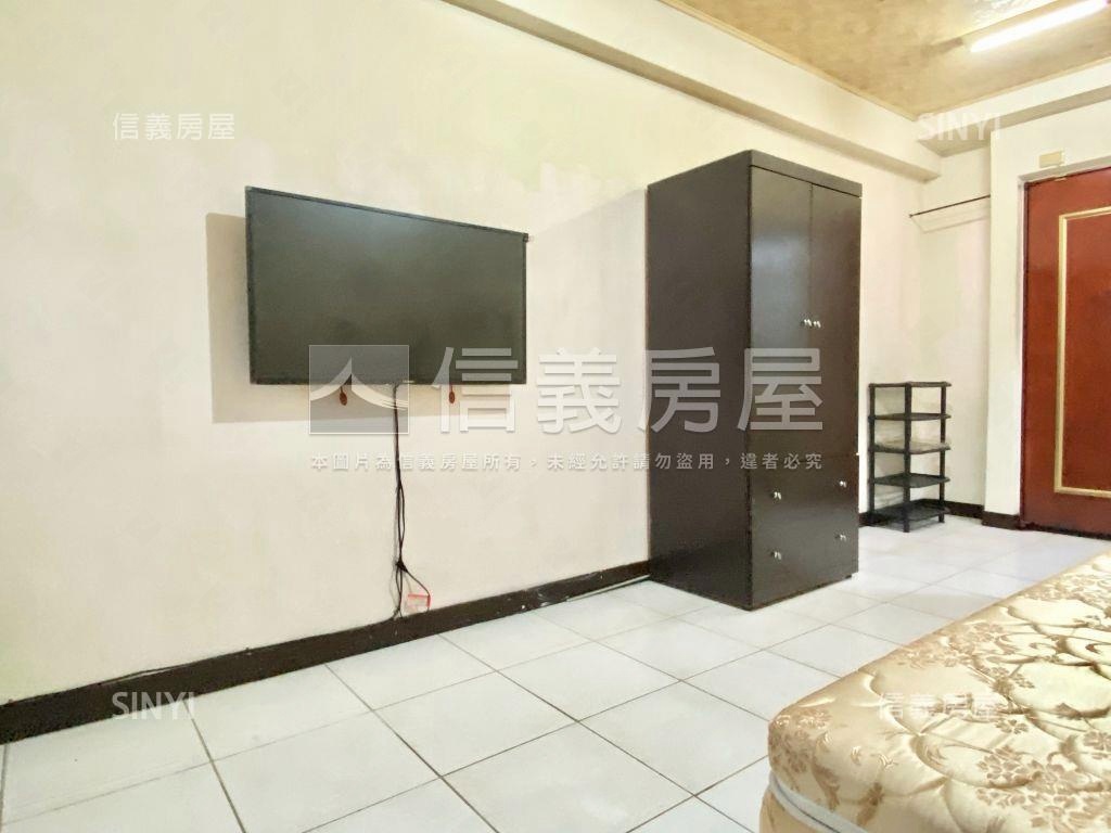 近興大次頂樓套房房屋室內格局與周邊環境