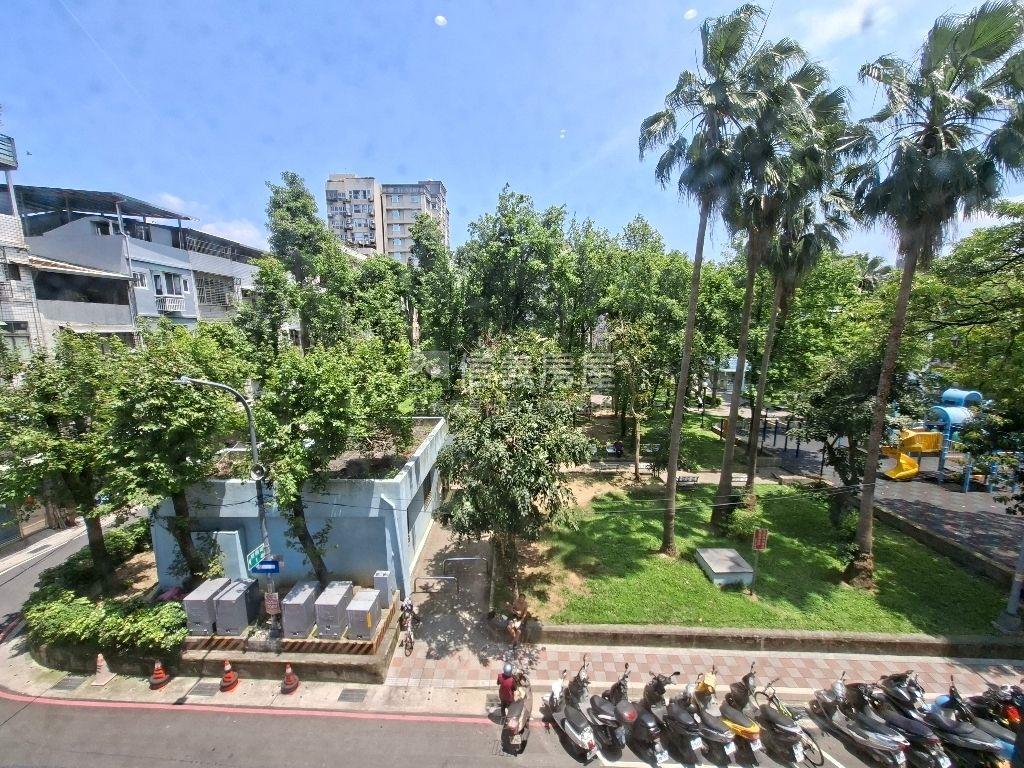花園綻近捷運溫馨美居房屋室內格局與周邊環境