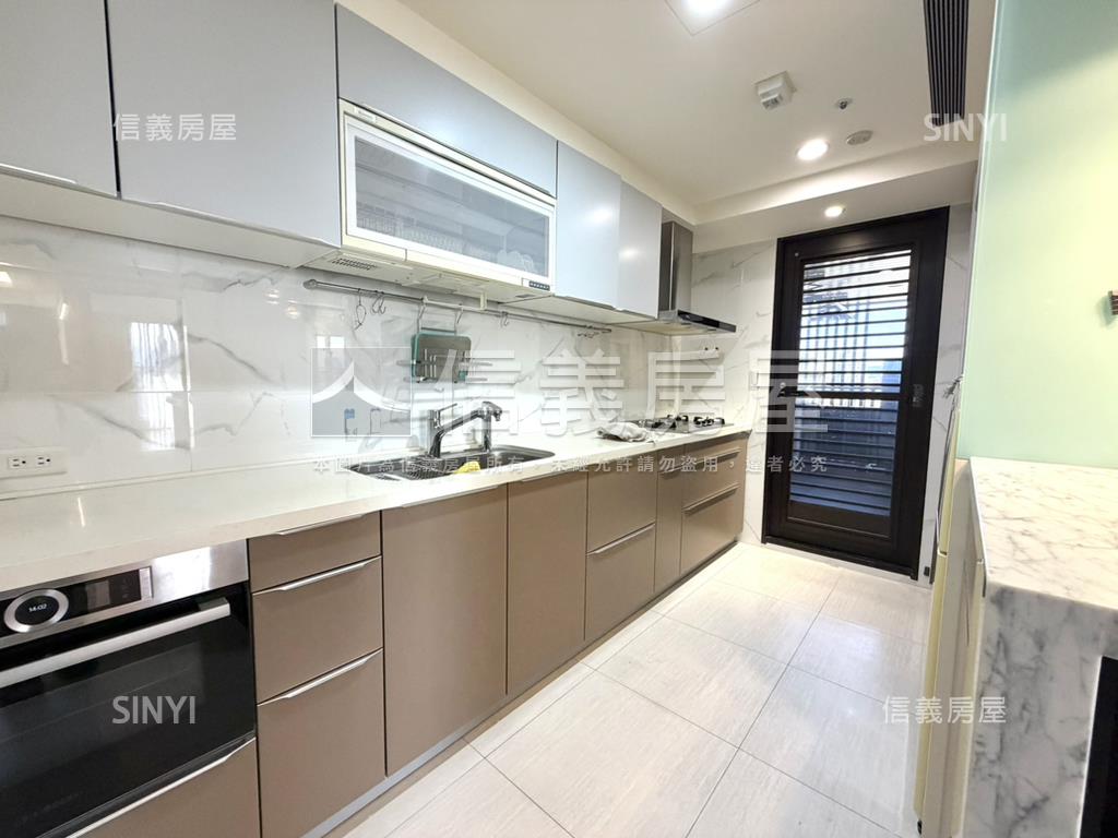 中正君臨高樓河景晏京房屋室內格局與周邊環境