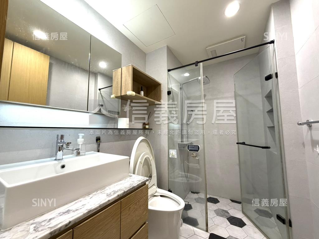 中正君臨高樓河景晏京房屋室內格局與周邊環境