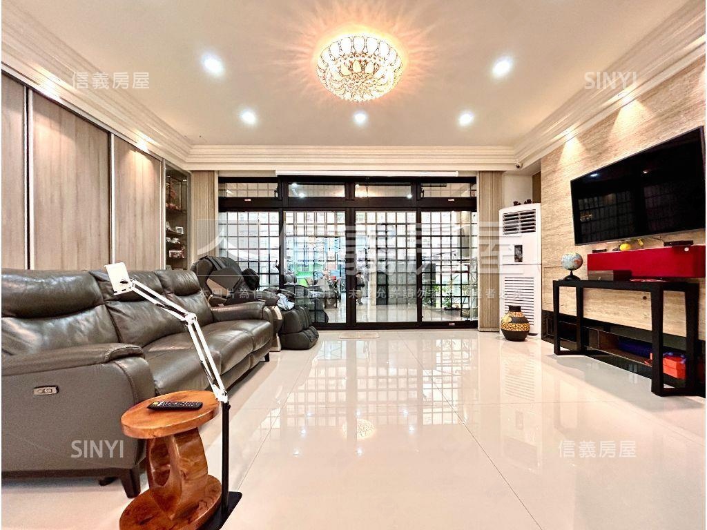 衛武營綠建築電梯雙車墅房屋室內格局與周邊環境