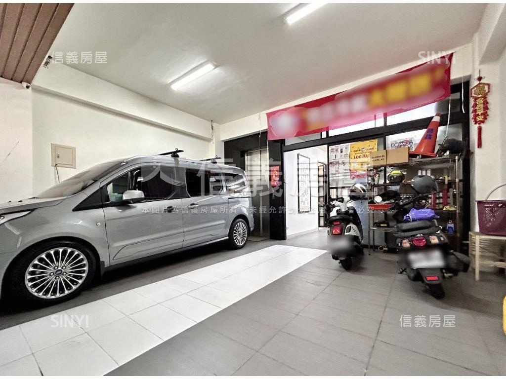 衛武營綠建築電梯雙車墅房屋室內格局與周邊環境