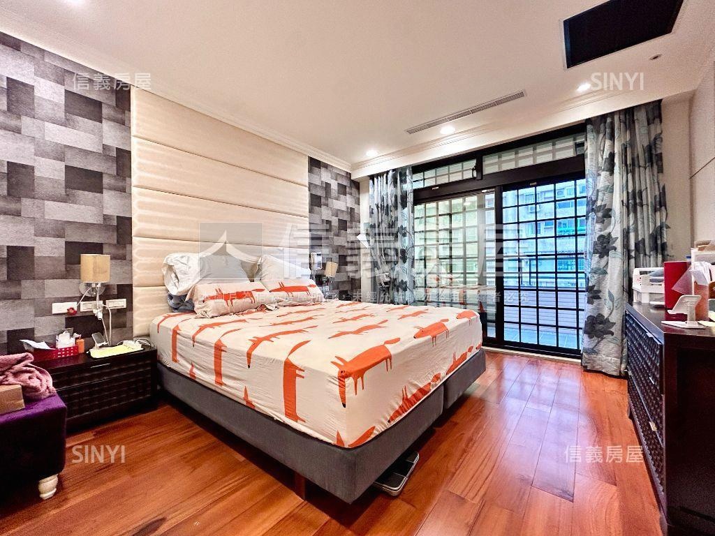 衛武營綠建築電梯雙車墅房屋室內格局與周邊環境