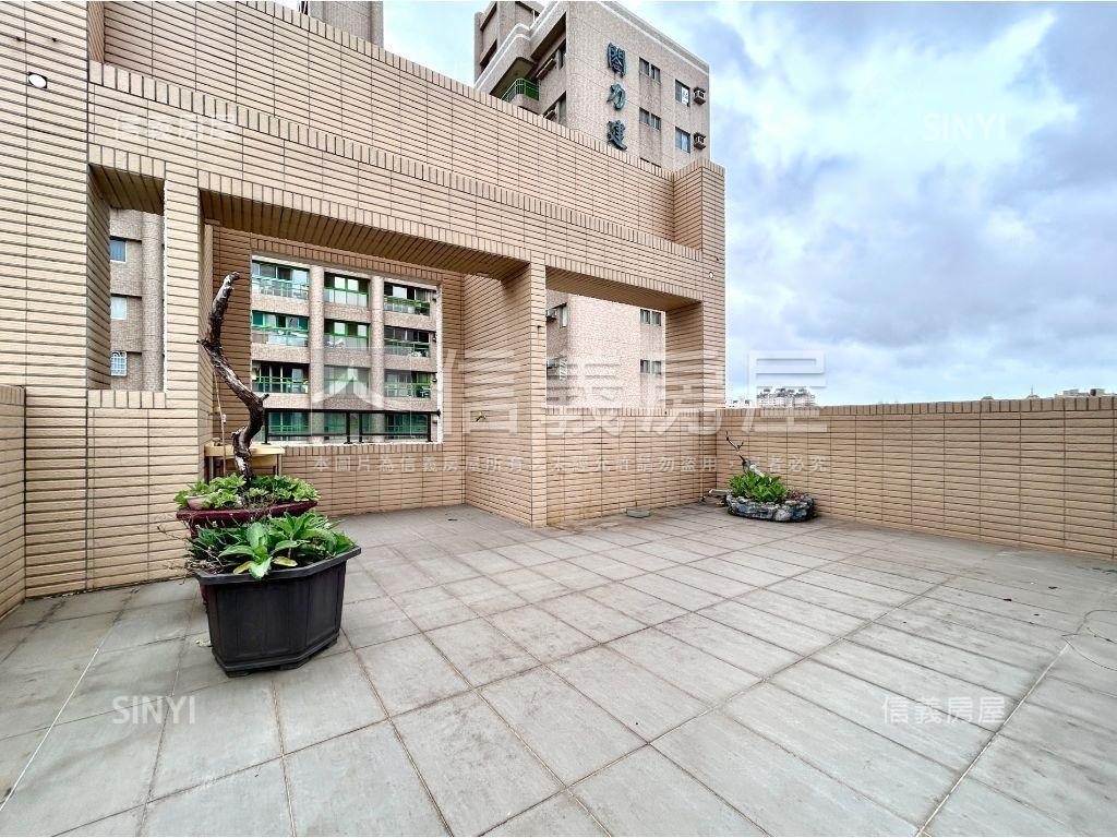 衛武營綠建築電梯雙車墅房屋室內格局與周邊環境