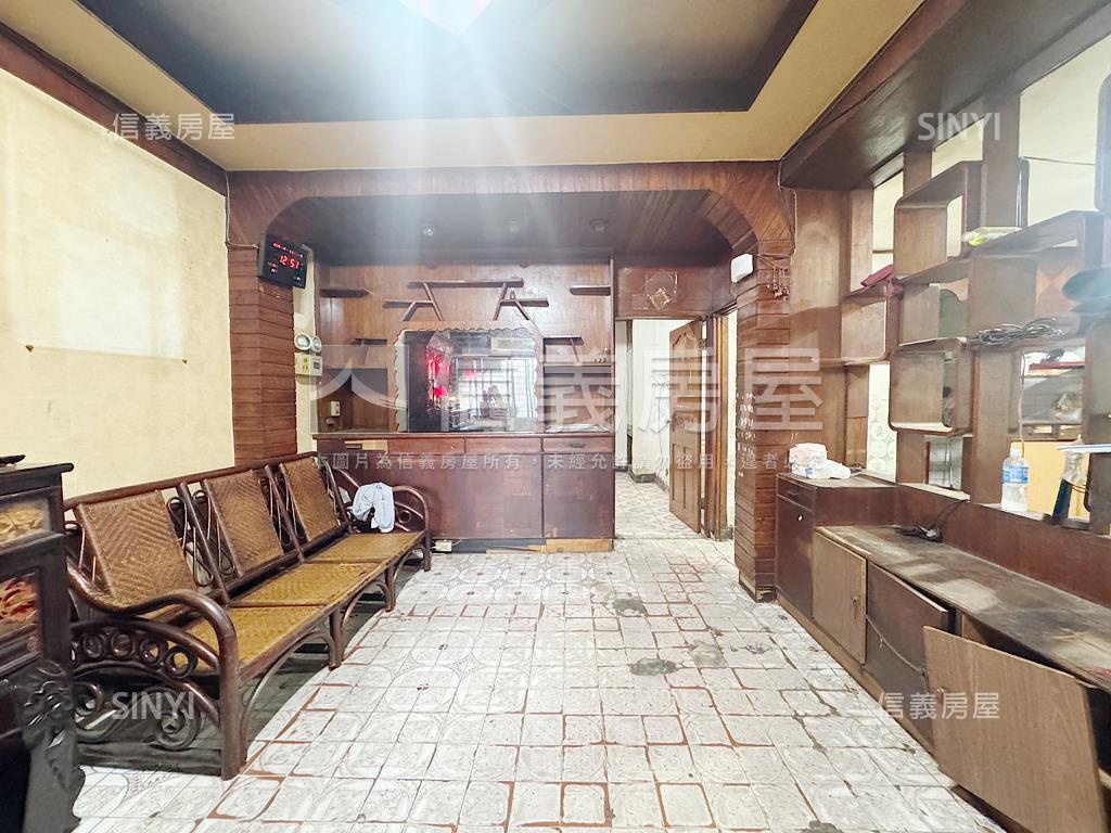 捷運芝山大空間一樓房屋室內格局與周邊環境