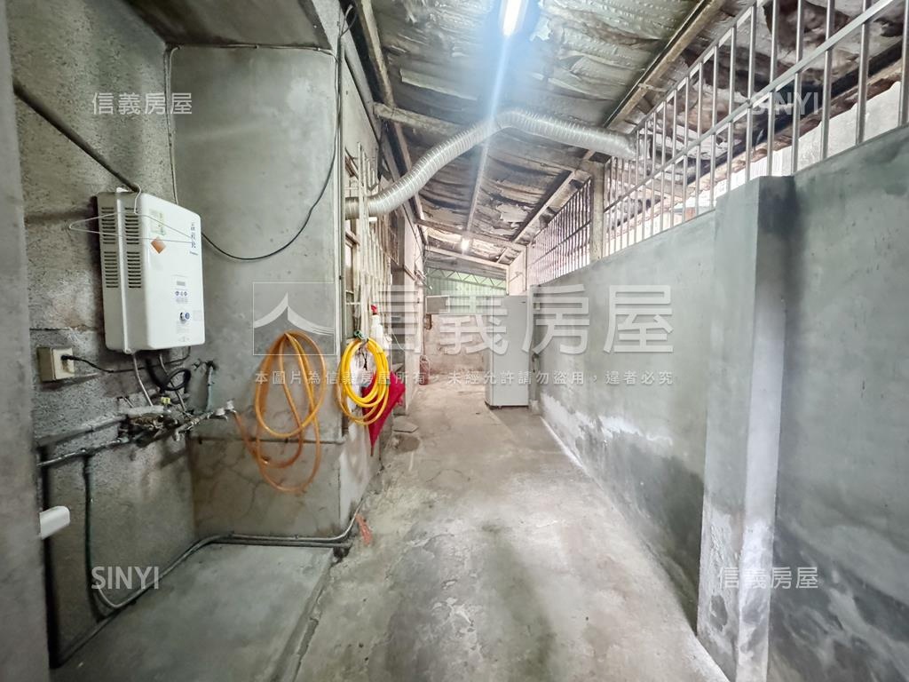 捷運芝山大空間一樓房屋室內格局與周邊環境