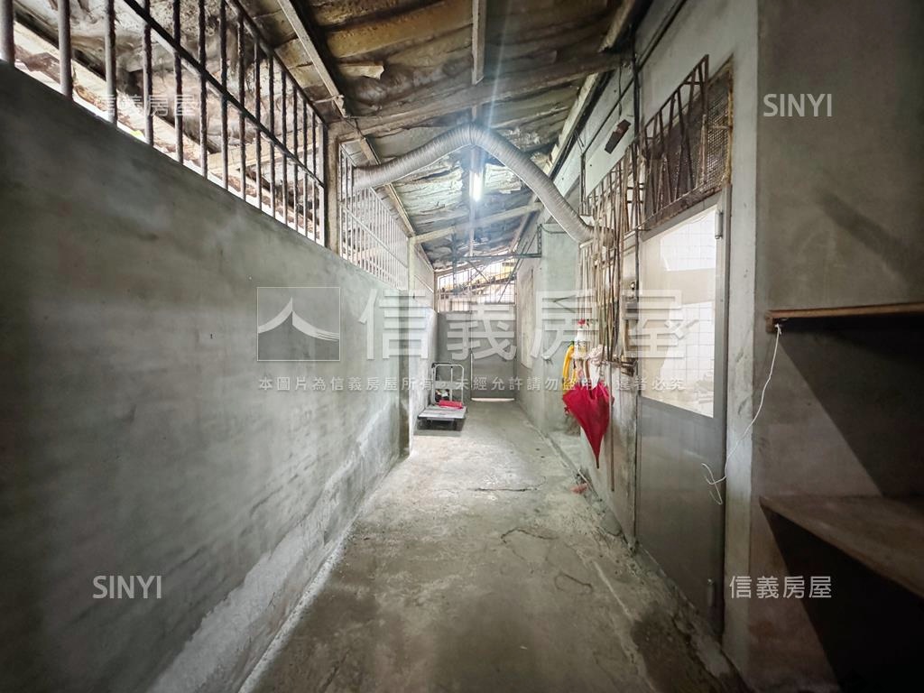 捷運芝山大空間一樓房屋室內格局與周邊環境