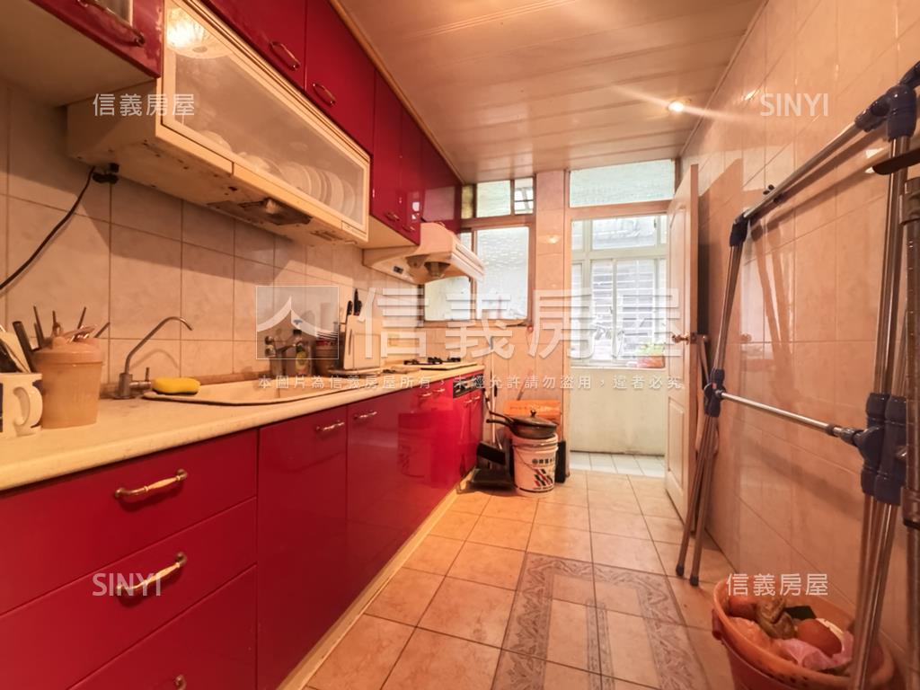 市府公寓雙併３樓房屋室內格局與周邊環境