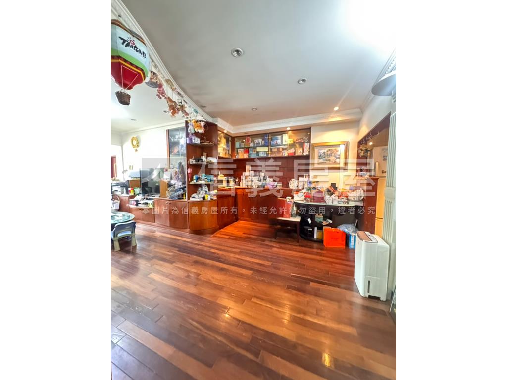 市府公寓雙併３樓房屋室內格局與周邊環境