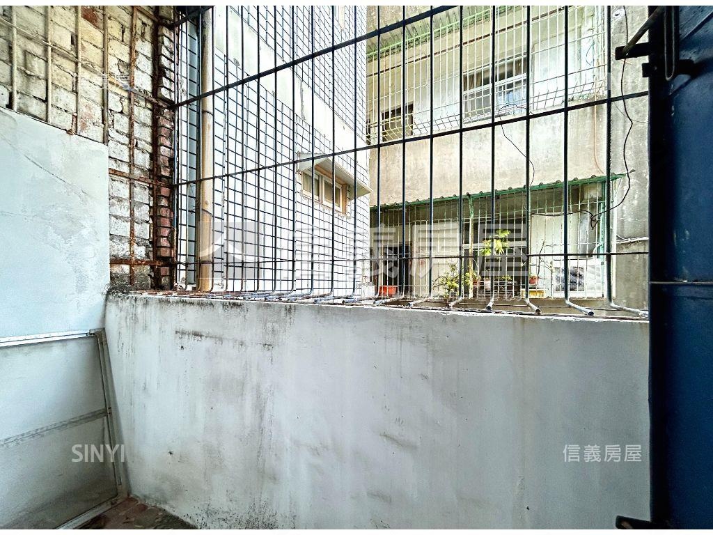 科工館輕軌站旁透天房屋室內格局與周邊環境