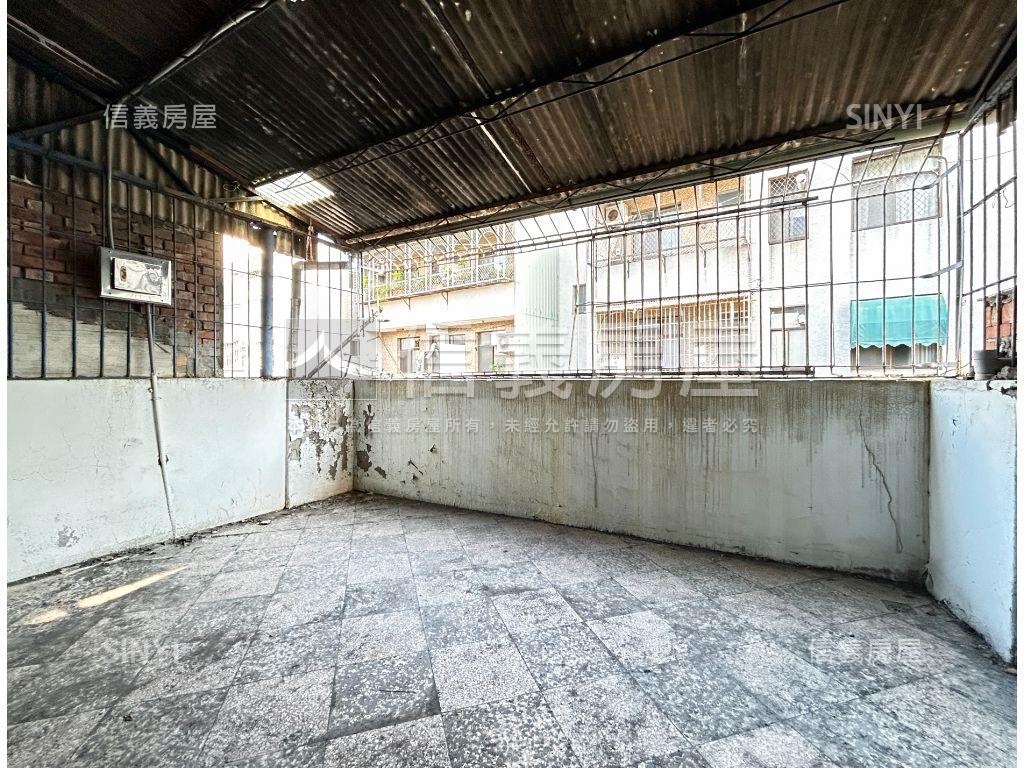 科工館輕軌站旁透天房屋室內格局與周邊環境