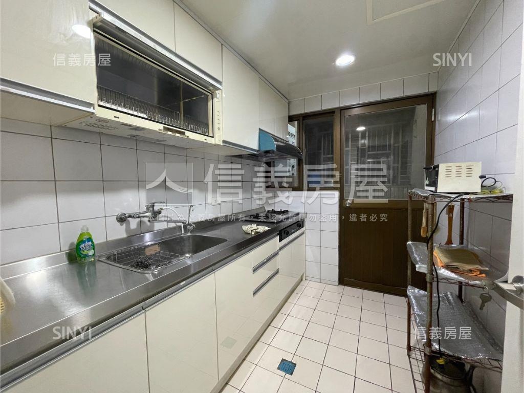 低總價社區管理三房房屋室內格局與周邊環境
