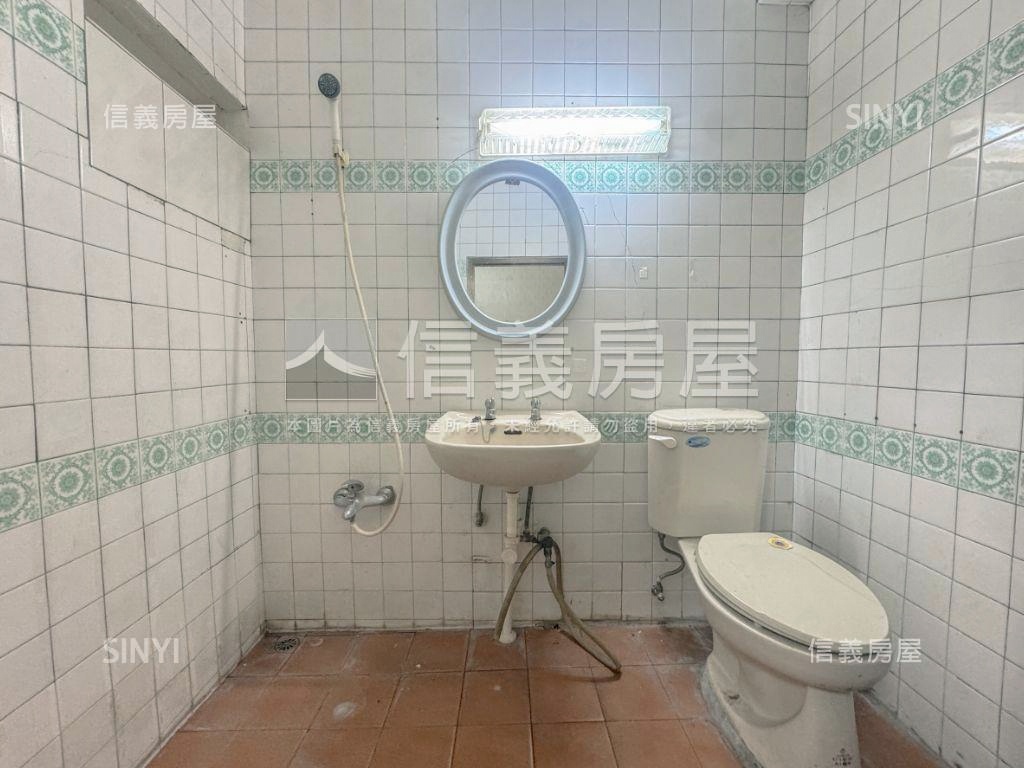 後驛正街公園首排透店房屋室內格局與周邊環境