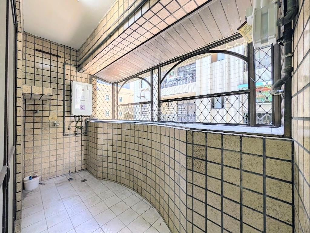 機能便利前後陽台電梯美廈房屋室內格局與周邊環境