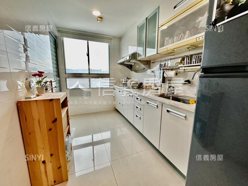 真情。景觀精美三房車位房屋室內格局與周邊環境
