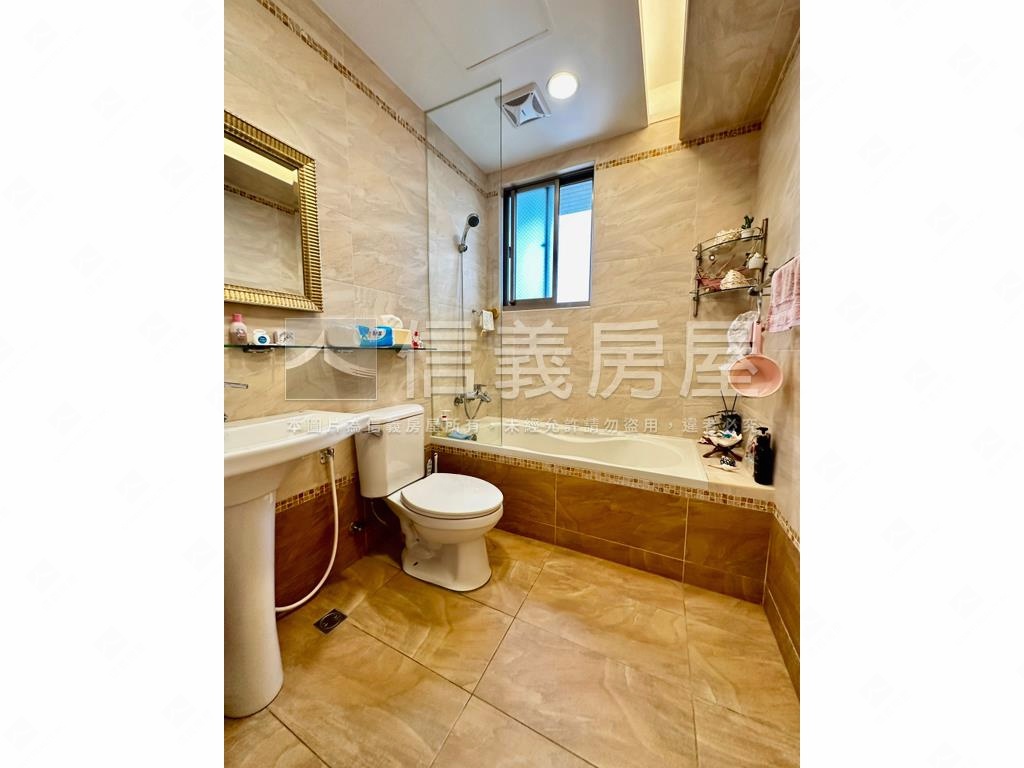 真情。景觀精美三房車位房屋室內格局與周邊環境