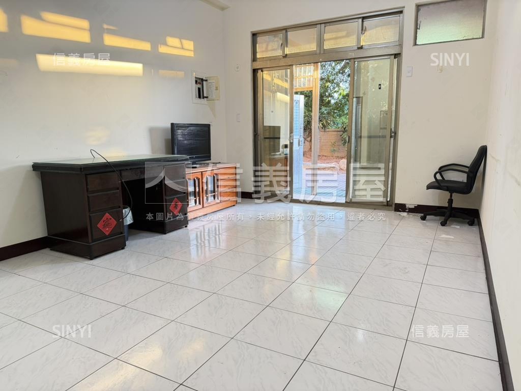 稀有邊間一樓帝王三房房屋室內格局與周邊環境