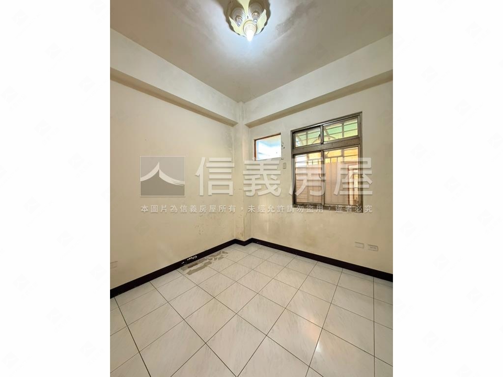 稀有邊間一樓帝王三房房屋室內格局與周邊環境