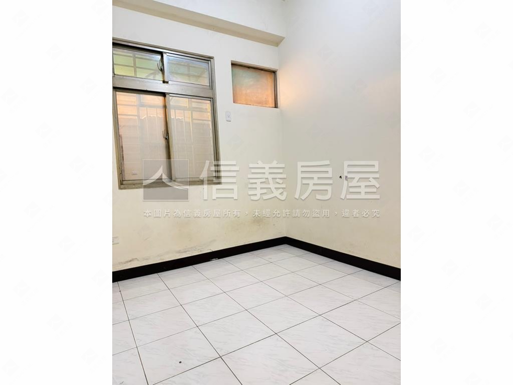 稀有邊間一樓帝王三房房屋室內格局與周邊環境