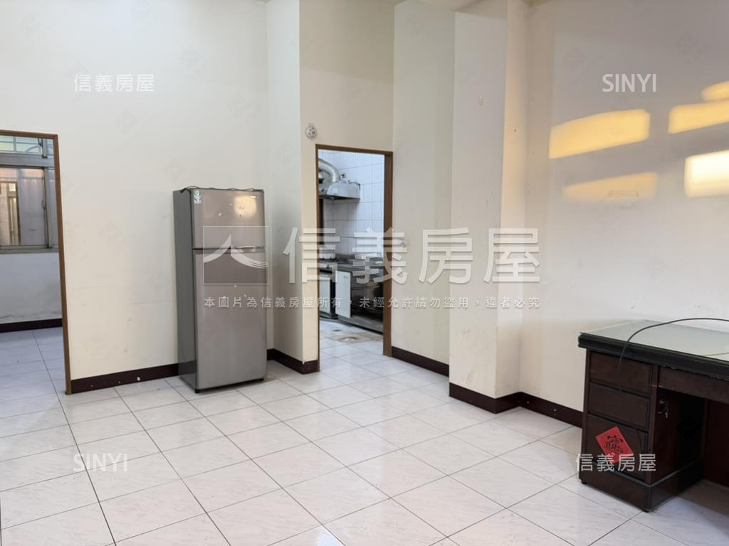 稀有邊間一樓帝王三房房屋室內格局與周邊環境