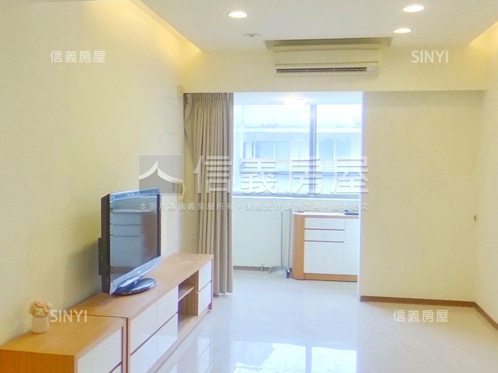極簡美妝大空間房屋室內格局與周邊環境