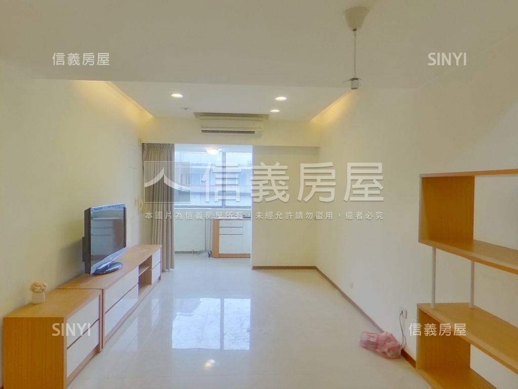 極簡美妝大空間房屋室內格局與周邊環境
