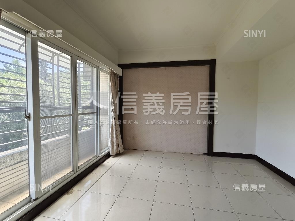 綠意盎然面寬車墅房屋室內格局與周邊環境