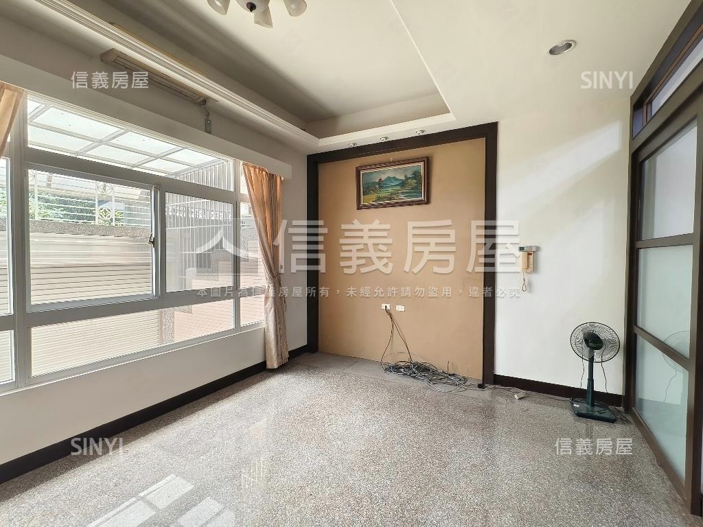 綠意盎然面寬車墅房屋室內格局與周邊環境