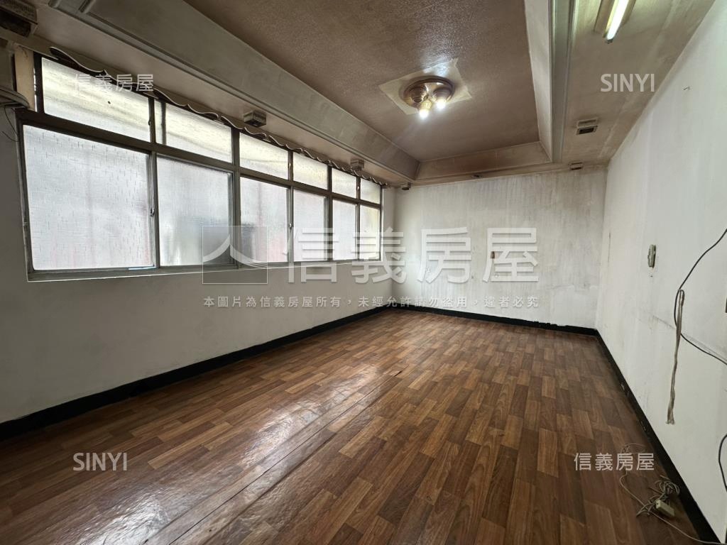 慈愛街公寓三樓房屋室內格局與周邊環境