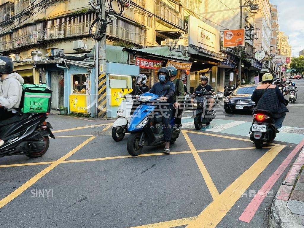 真理商圈●黃金人潮收租房屋室內格局與周邊環境