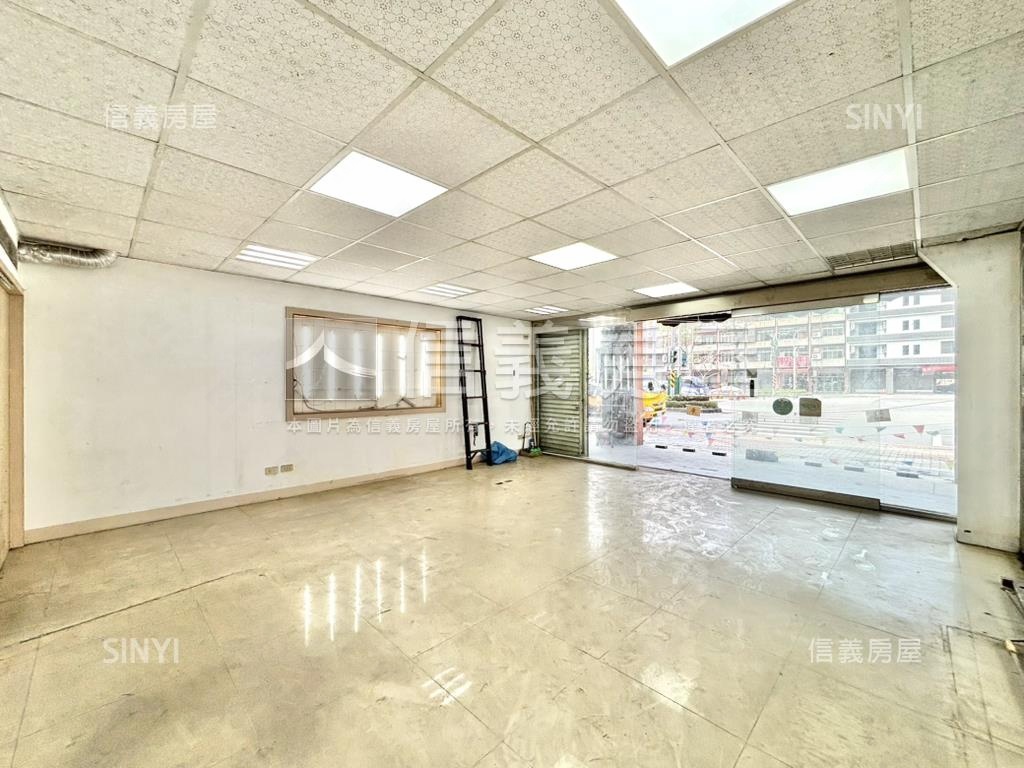 中華一路角窗大面寬店面房屋室內格局與周邊環境